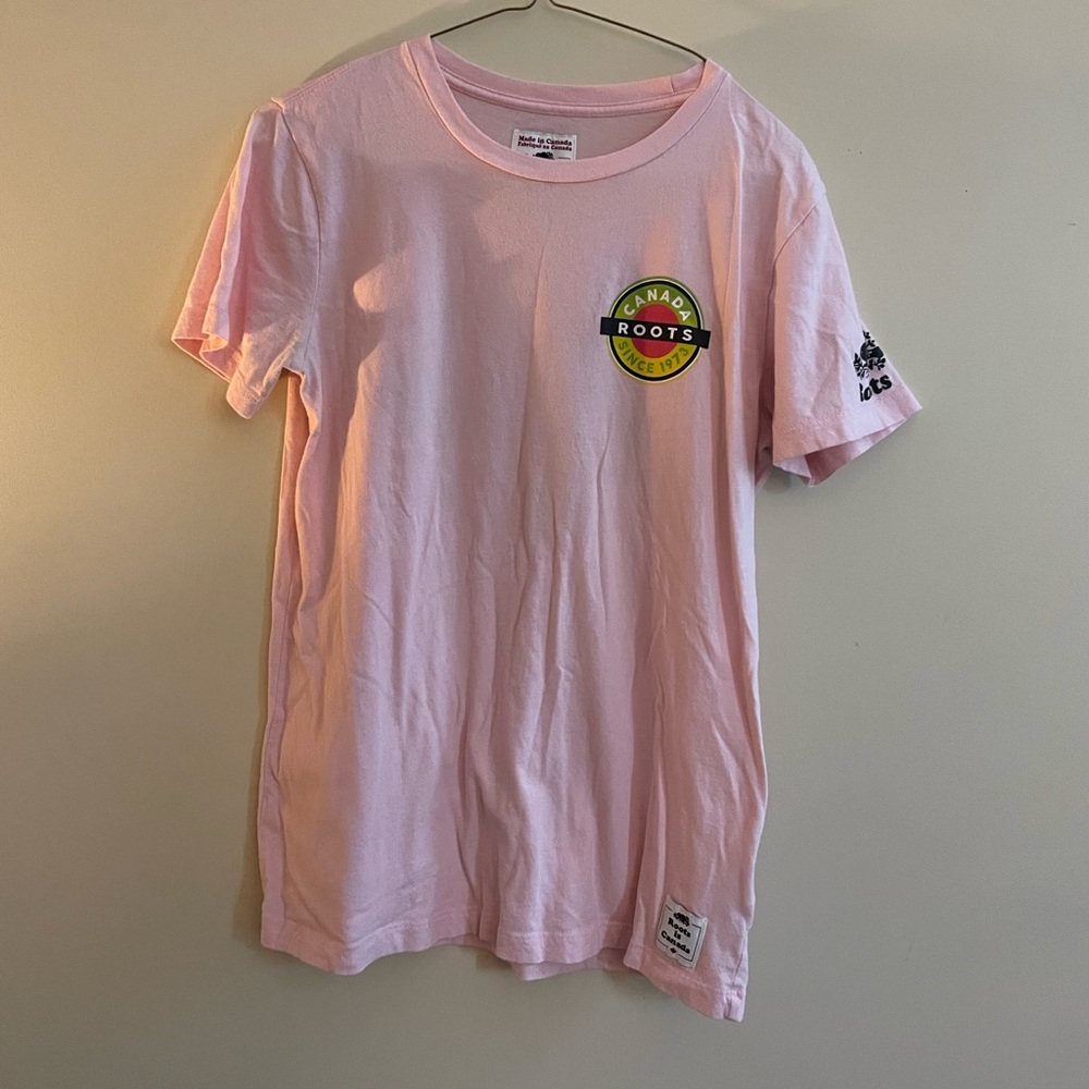 Roots light pink t shirt size M